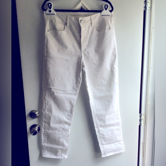 American Eagle Outfitters Denim - American Eagle White Tomgirl Buttonfly Jeans Size 12